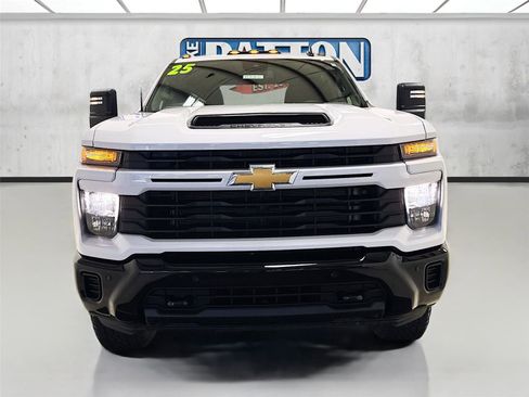 Used 2025 Chevrolet Silverado 2500 Custom w/ Custom Value Package image 2