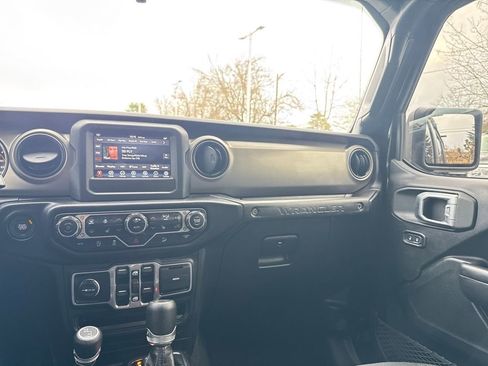 Used 2020 Jeep Wrangler Unlimited Sport image 18