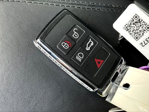 Used 2022 Land Rover Defender 110 X-Dynamic HSE image 14