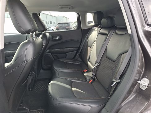 Used 2020 Jeep Compass Latitude w/ Cold Weather Group AWD/4WD image 10