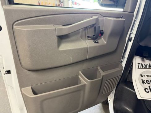 Used 2025 Chevrolet Express 3500 LT w/ LT Preferred Equipment Group RWD image 10
