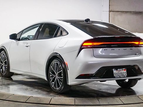 Used 2024 Toyota Prius Limited image 8