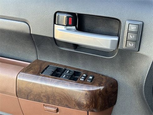 Used 2013 Toyota Tundra Platinum image 24