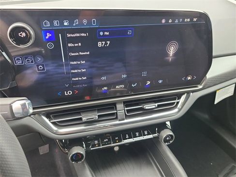 New 2026 Chevrolet Equinox EV LT image 29