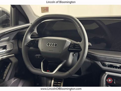 Used 2025 Audi SQ5 Prestige w/ Prestige Package AWD/4WD image 23
