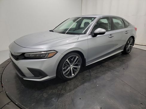 Certified 2024 Honda Civic Touring image 3