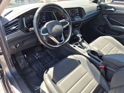 Used 2024 Volkswagen Jetta SE FWD image 12