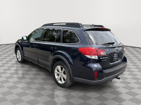 Used 2014 Subaru Outback 2.5i Limited w/ Moonroof Package AWD/4WD image 3