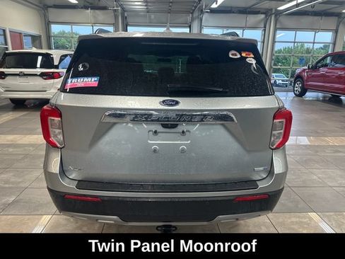 Used 2020 Ford Explorer XLT w/ Equipment Group 202A AWD/4WD image 12