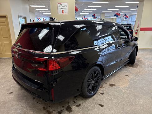 Used 2025 Honda Odyssey Sport-L image 10