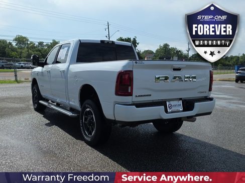 Used 2025 RAM 2500 Laramie AWD/4WD image 5