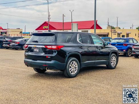 Used 2021 Chevrolet Traverse LS image 8