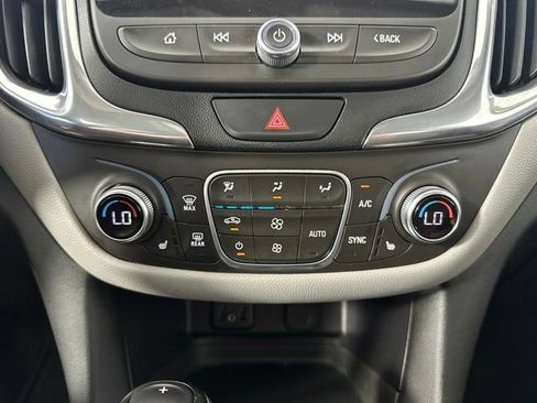 Used 2018 Chevrolet Equinox LT w/ Sun & Infotainment Package FWD image 19