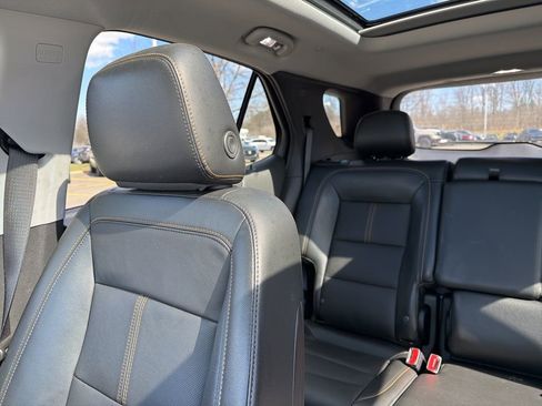 Used 2023 Chevrolet Equinox Premier image 11