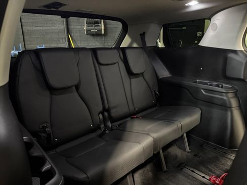 Used 2025 Kia Carnival SX Prestige FWD image 14