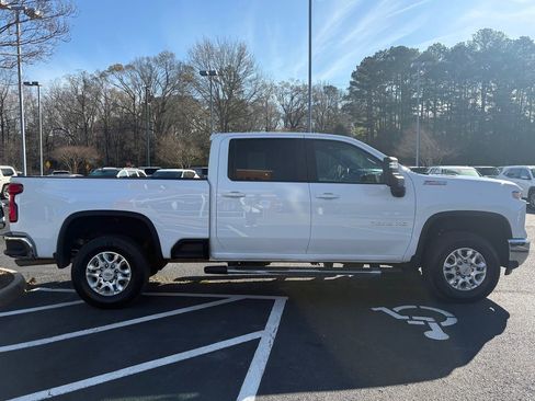 Used 2025 Chevrolet Silverado 2500 LT image 4