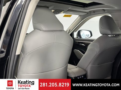 Used 2021 Toyota Highlander Limited AWD/4WD image 16