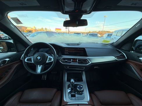 Used 2021 BMW X5 M50i image 16