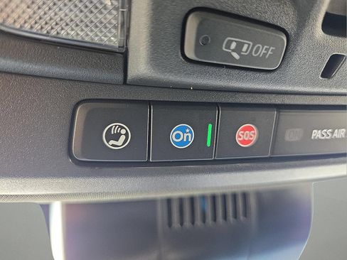 Used 2024 GMC Sierra 1500 AT4 w/ Technology Package AWD/4WD image 22