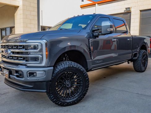 Used 2024 Ford F250 Platinum w/ FX4 Off-Road Package AWD/4WD image 5