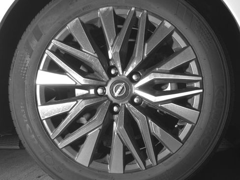 Used 2025 Nissan Altima 2.5 SV image 13