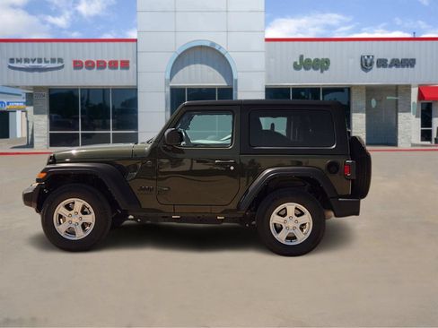 Used 2022 Jeep Wrangler Sport AWD/4WD image 3