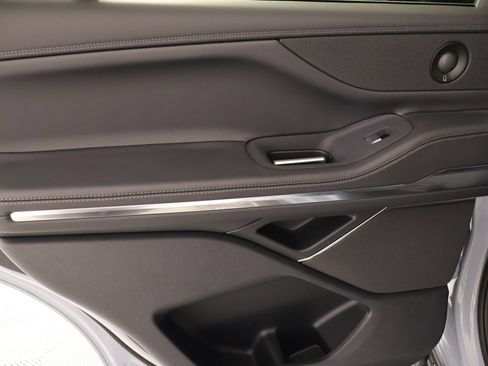 New 2026 Lincoln Navigator Premiere AWD/4WD image 18