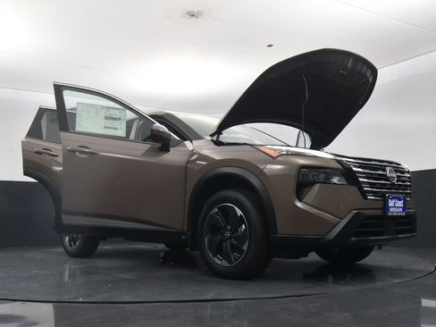 Certified 2025 Nissan Rogue SV w/ SV Premium Package image 38