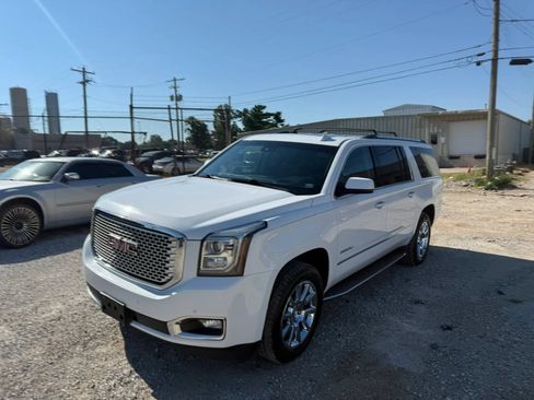 Used 2016 GMC Yukon XL Denali w/ Open Road Package AWD/4WD image 3
