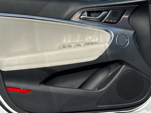 Used 2025 Genesis G70 2.5T w/ Sport Prestige Package image 10