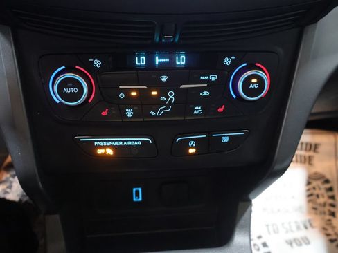 Used 2018 Ford Escape SE w/ SE Sync 3 Package AWD/4WD image 26