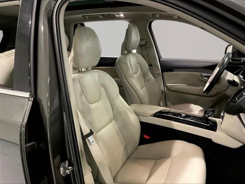 Used 2024 Volvo XC90 T8 Plus AWD/4WD image 27