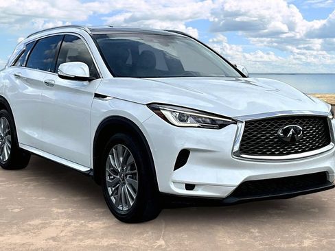 Used 2023 INFINITI QX50 Luxe FWD image 3