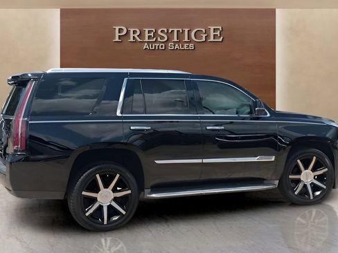 Used 2016 Cadillac Escalade Luxury AWD/4WD image 39