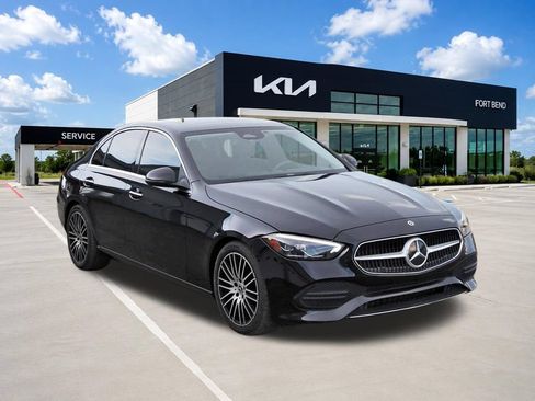 Used 2022 Mercedes-Benz C 300 4MATIC Sedan image 3