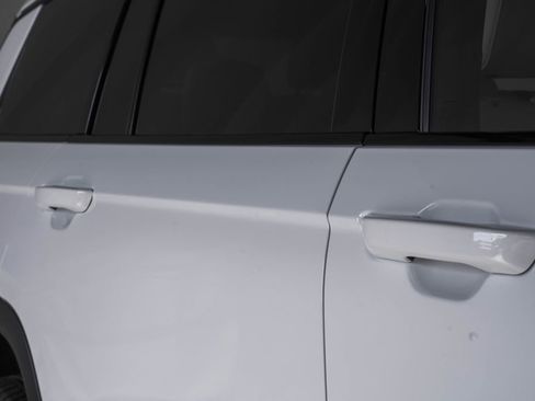 New 2025 Jeep Grand Cherokee L Limited w/ Luxury Tech Group II image 16