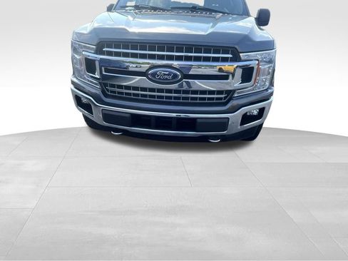 Used 2018 Ford F150 XLT w/ Equipment Group 302A Luxury AWD/4WD image 11