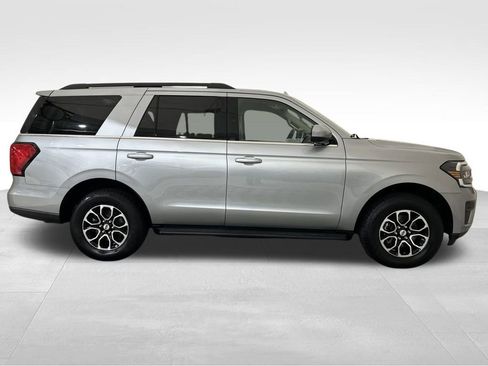 Used 2024 Ford Expedition XLT image 7