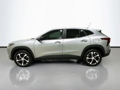 Certified 2026 Chevrolet Trax RS w/ Sunroof Package FWD image 4