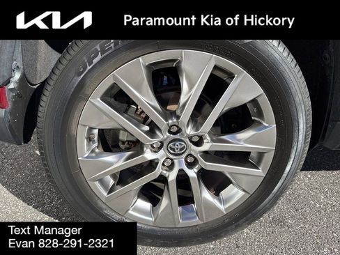 Used 2020 Toyota RAV4 XLE Premium image 9