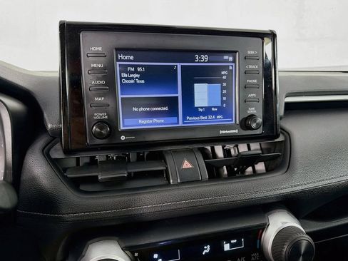 Used 2021 Toyota RAV4 LE FWD image 20