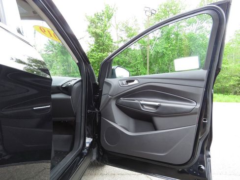 Used 2019 Ford Escape Titanium AWD/4WD image 12
