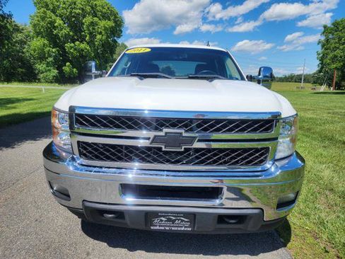 Used 2011 Chevrolet Silverado 2500 LT w/ Interior Plus Package AWD/4WD image 3