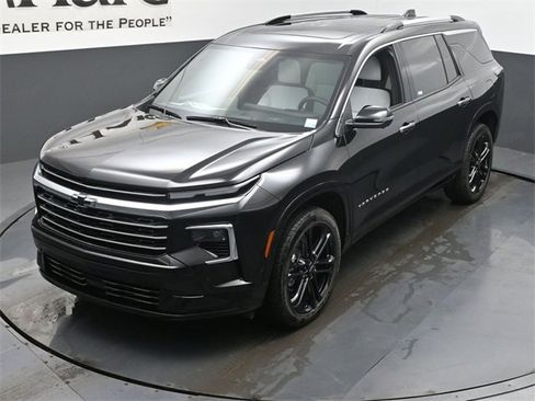 New 2025 Chevrolet Traverse High Country w/ LPO, Floor Liner Package image 24