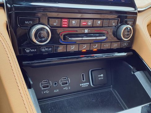 Used 2024 Jeep Grand Cherokee Summit image 14