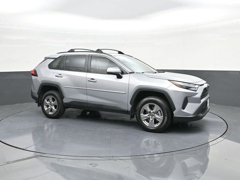 Used 2025 Toyota RAV4 XLE FWD image 17