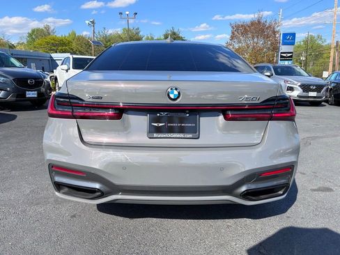Used 2022 BMW 750i xDrive w/ Luxury Rear Seating Package AWD/4WD image 6