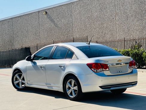Used 2012 Chevrolet Cruze LT w/ RS Package FWD image 8
