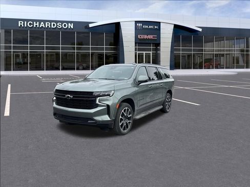 Used 2024 Chevrolet Suburban RST w/ Luxury Package AWD/4WD image 1
