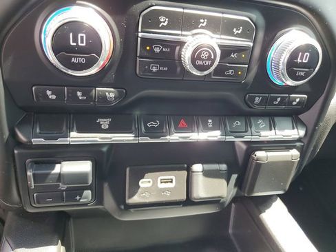 Used 2022 GMC Sierra 2500 AT4 AWD/4WD image 24